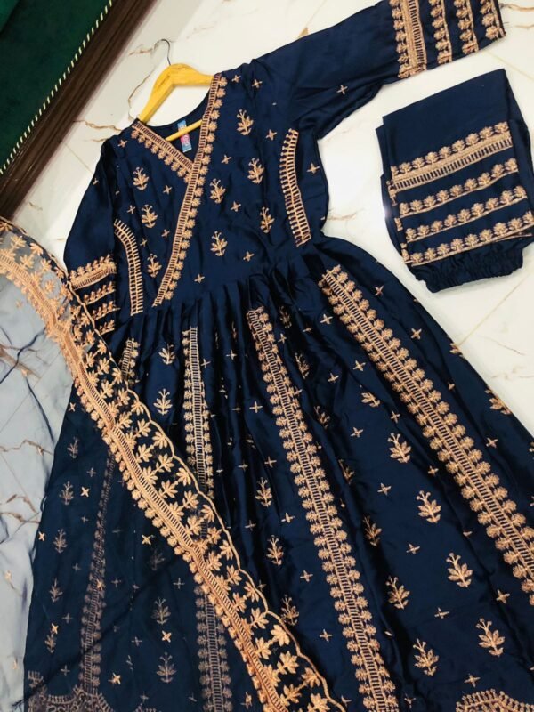 New angrakha style 3pcs with heavy embroidery with dupatta - Image 2